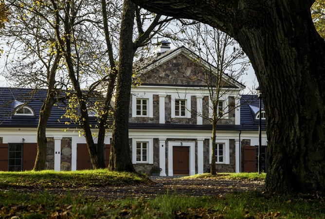 Paliesius Manor